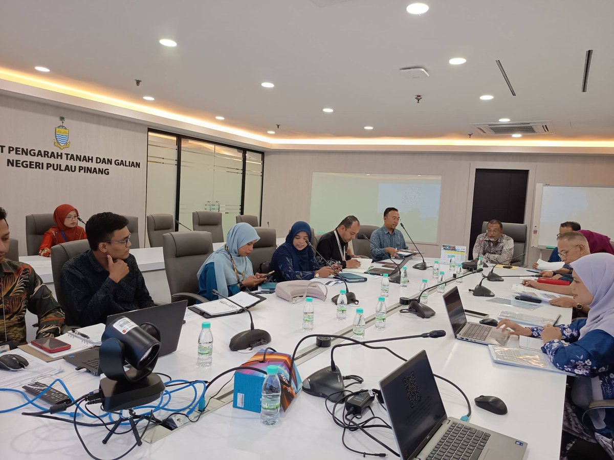 SPPP1's tweet photo. DELIBERATION SESSION ON THE PROPOSED RESOLUTION FOR THE ISSUANCE OF FINAL TITLES FOR PT321 (HSD 10871) AND PT322 (HSD 10872), SECTION 4, BANDAR BUTTERWORTH, NORTH SEBERANG PERAI

https://t.co/oacgOTaurm

#suruhanjayapelabuhanpulaupinang https://t.co/eZVhBVFAt0