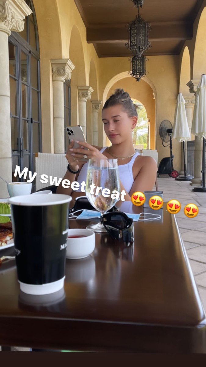Hailey Throwbacks tweet media