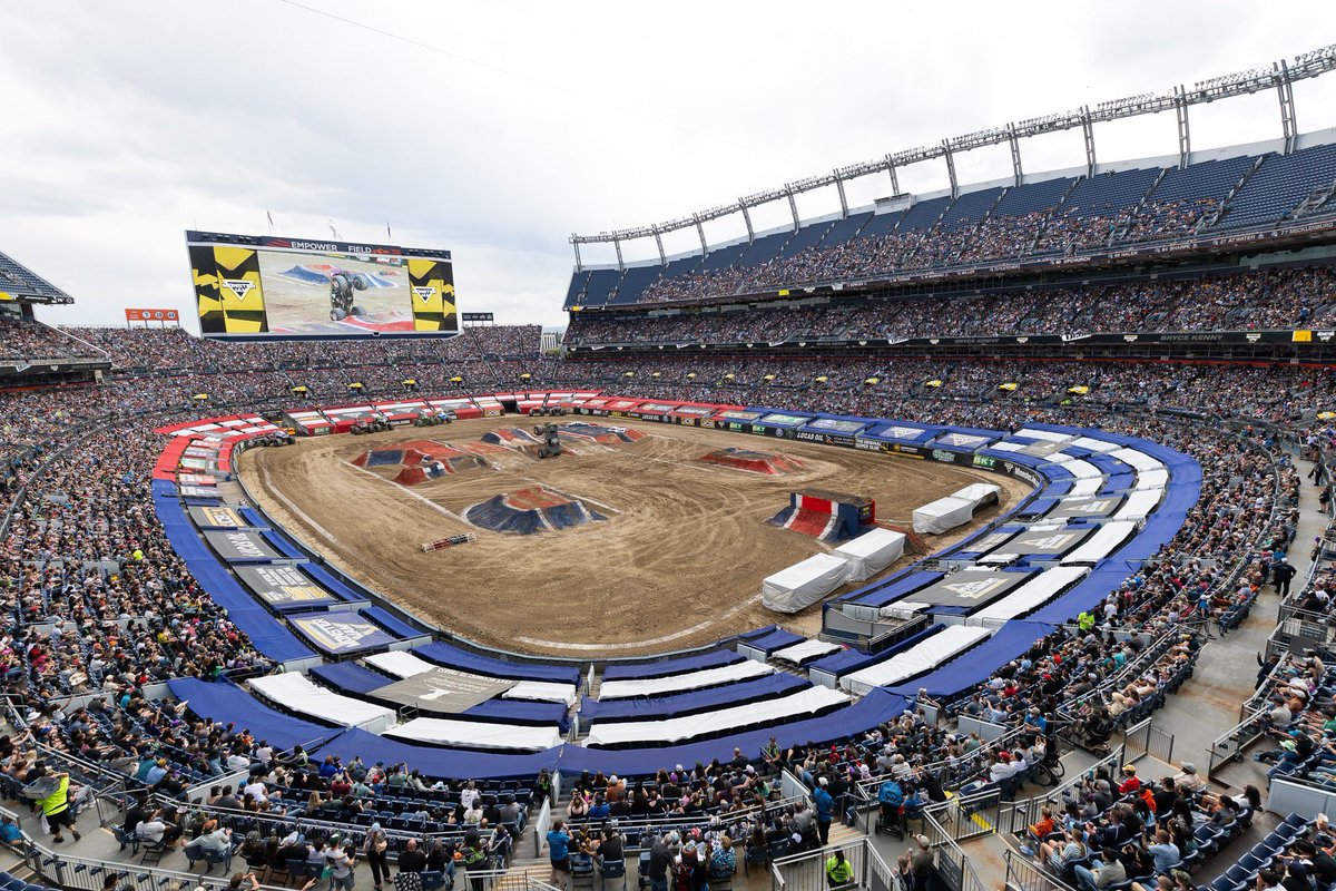 Empower Field at Mile High tweet media