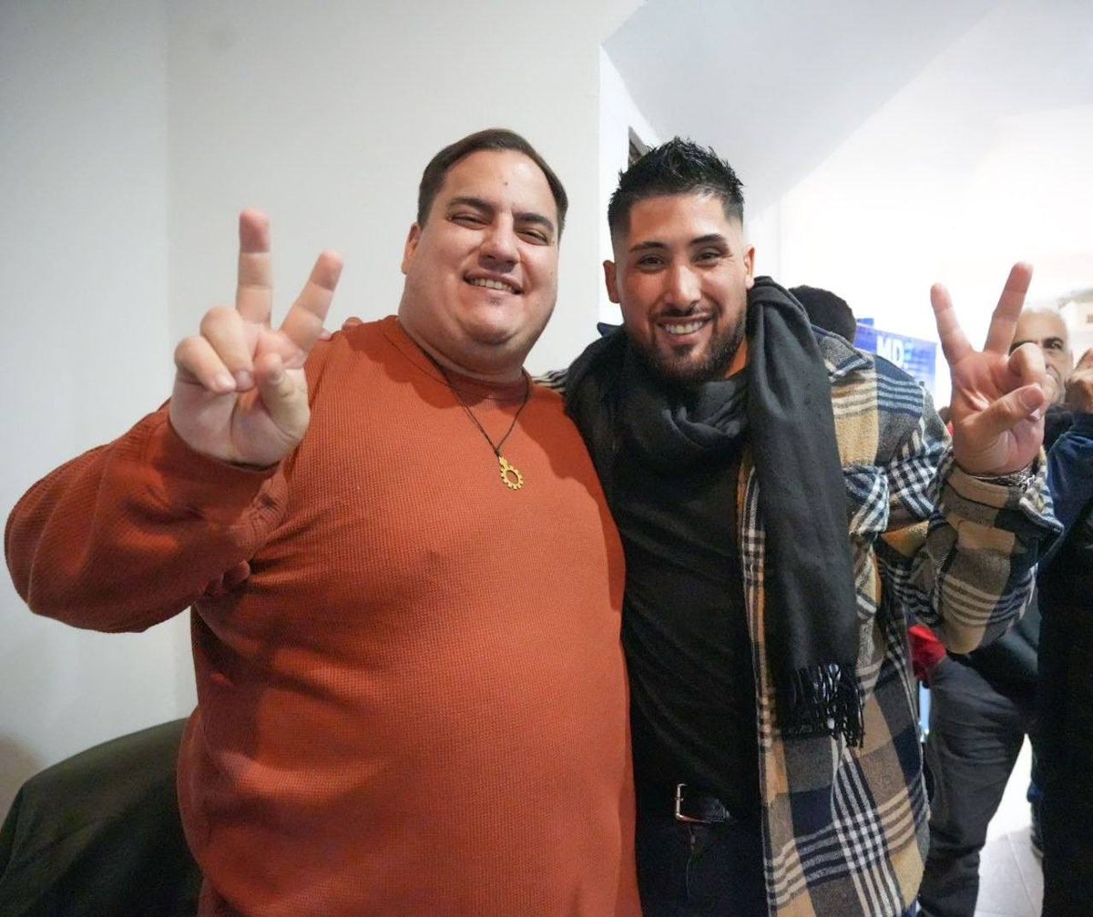 Srefidanza's tweet photo. En este contexto tan complejo, tenemos la obligación de hacer peronismo, de sostener la esperanza y de seguir organizándonos para defender a nuestro pueblo. Porque el gobierno de Javier Milei no solo abandona y deserta de sus responsabilidades todos los días, sino que además entrega soberanía, pone en riesgo nuestros recursos naturales y aplica políticas cuyas consecuencias recaen sobre la vida cotidiana de millones de argentinos y argentinas.