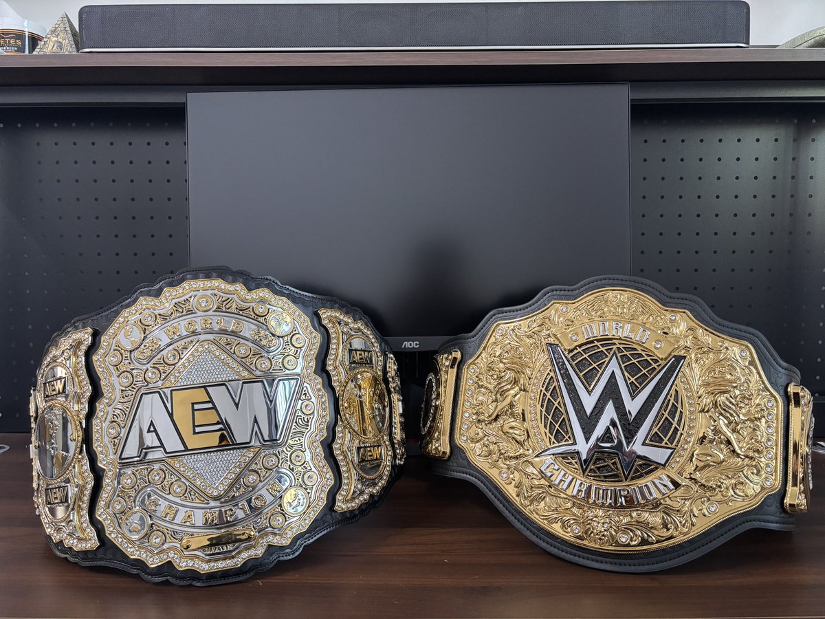 CWXPUNK's tweet photo. @timvofbodyslam Of course, the AEW world champion is better. https://t.co/s1t2IzHQbQ