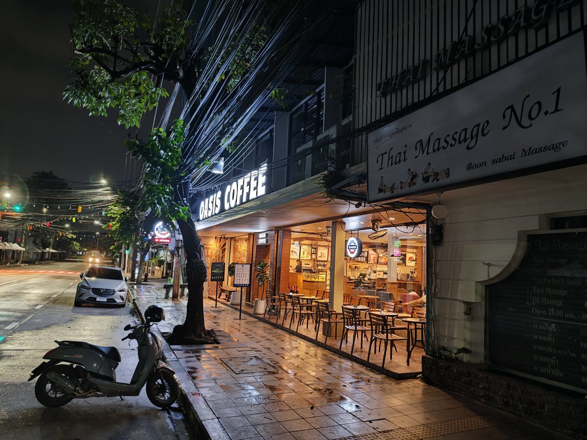 maickel1979's tweet photo. Night walk no sleep coffee ☕
#coffeeOasis #takesomerest #coffee #insomnia #depression #mentalhealth #anxiety #BKK #Bangkok #Thailand #travel #cityofangels #gaytravel 🏳️🌈🏳️⚧️ https://t.co/sjSMaExDa7