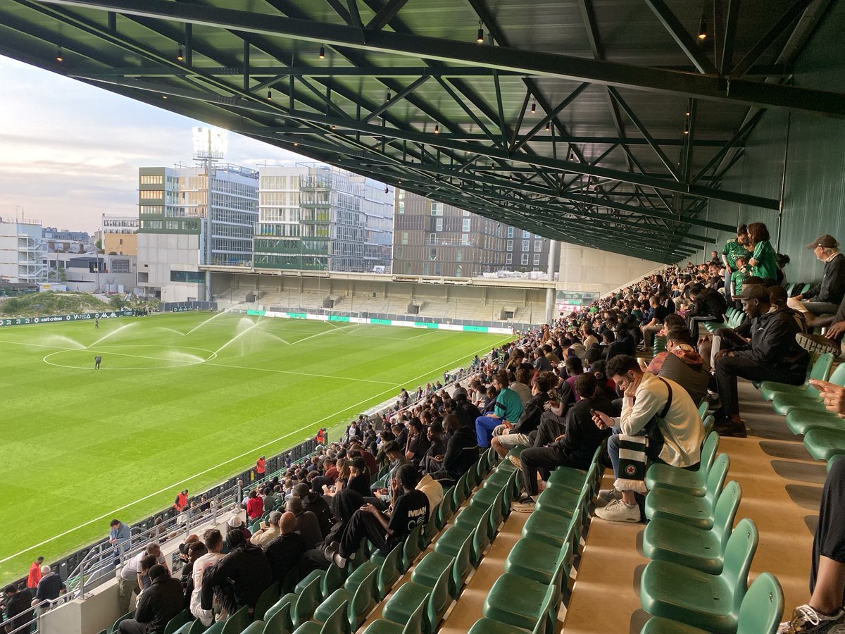 SemeyaStadium44's tweet photo. 🏟️Stade Bauer📍Saint Ouen93🟢⚪️Red Star-MontpellierHSC🔵🟠 https://t.co/zfFIZauw3d