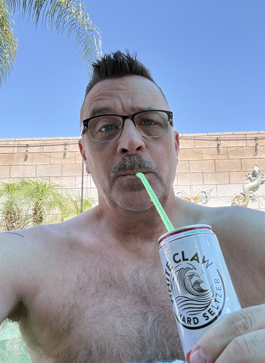 daddyborgpsp's tweet photo. Tori Amos. White Claw.  Heated pool.  Don’t judge. https://t.co/L9mITDVUOx