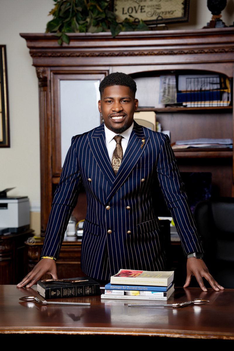 De’ Anthony P. tweet media