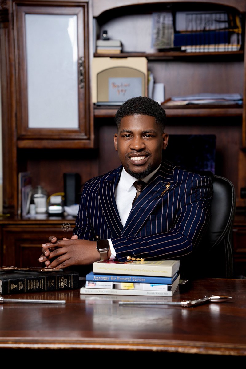 De’ Anthony P. tweet media