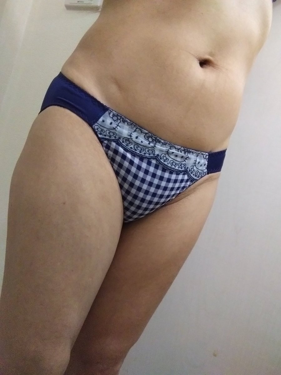 xiefumiwo37582's tweet photo. おはよう御座います😺
今日の日曜日も仕事ですが明日は休みなので頑張ります😹
本日の👙💙🙀 https://t.co/SmWHVyAi4O