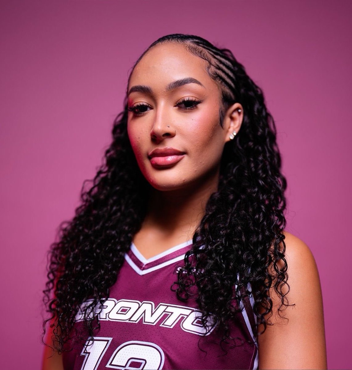I talk hoops 🏀 tweet media