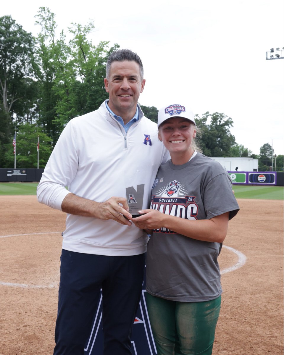 USFSoftball's tweet photo. Olivia Elliott 👏👏👏 https://t.co/FtsoanythM