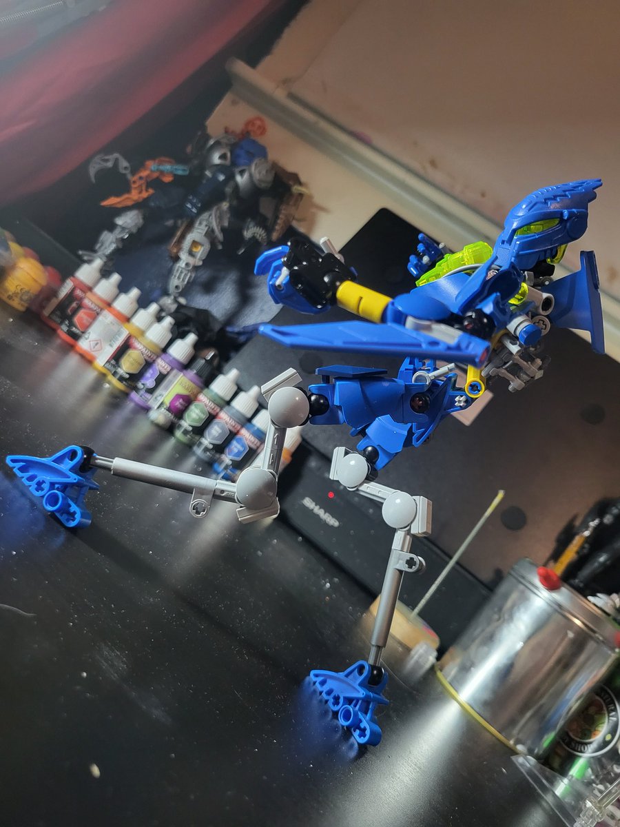 OmegaRedArts1's tweet photo. Surge!

"Fast hero, Faster work!"

#moc #Herofactory #bionicle #legoherofactory https://t.co/FMMWZyyOpr