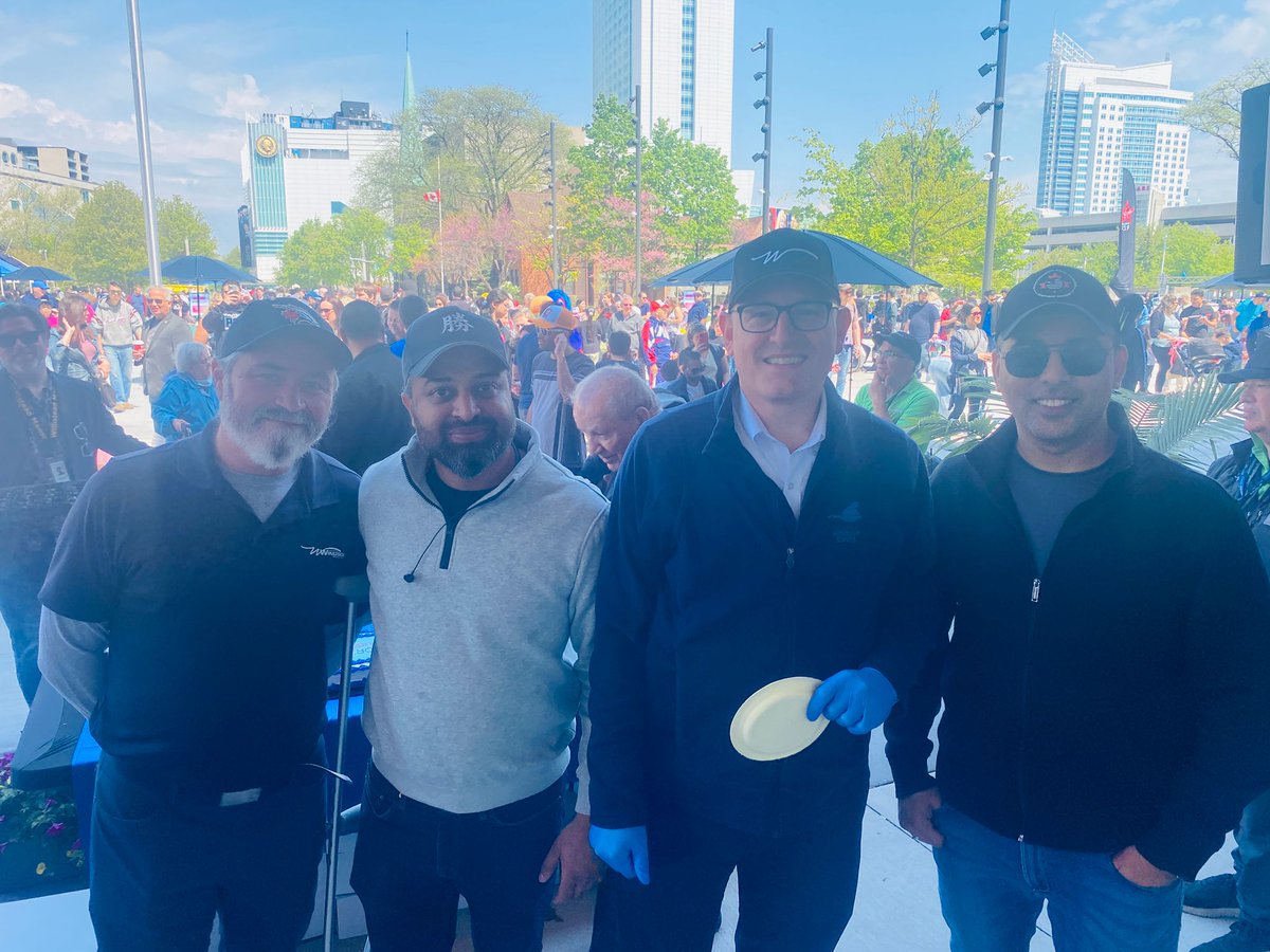 AMJBaitulEhsan's tweet photo. Wonderful to see the community come together for Windsor’s 134th Birthday celebration at City Hall Square West 🎉

Thank you to @CityWindsorON  for organizing a great event celebrating the diversity and spirit of #Windsor. 

#Windsor134 #WindsorOntario https://t.co/9rbZ32EWLE