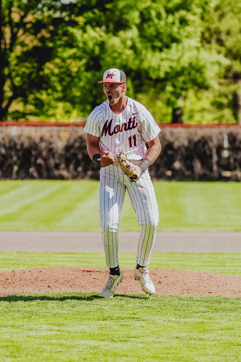 PrepBaseballMN's tweet photo. Game 2

Monticello Vs. Big lake

📸⬇️ https://t.co/RXFWrYltLB