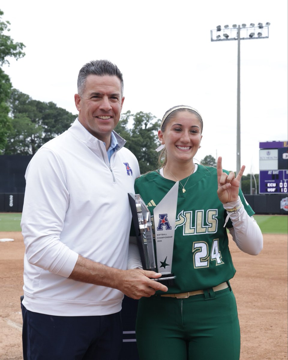 USFSoftball's tweet photo. That’s our girl🫶 https://t.co/3hSt1gM3R4