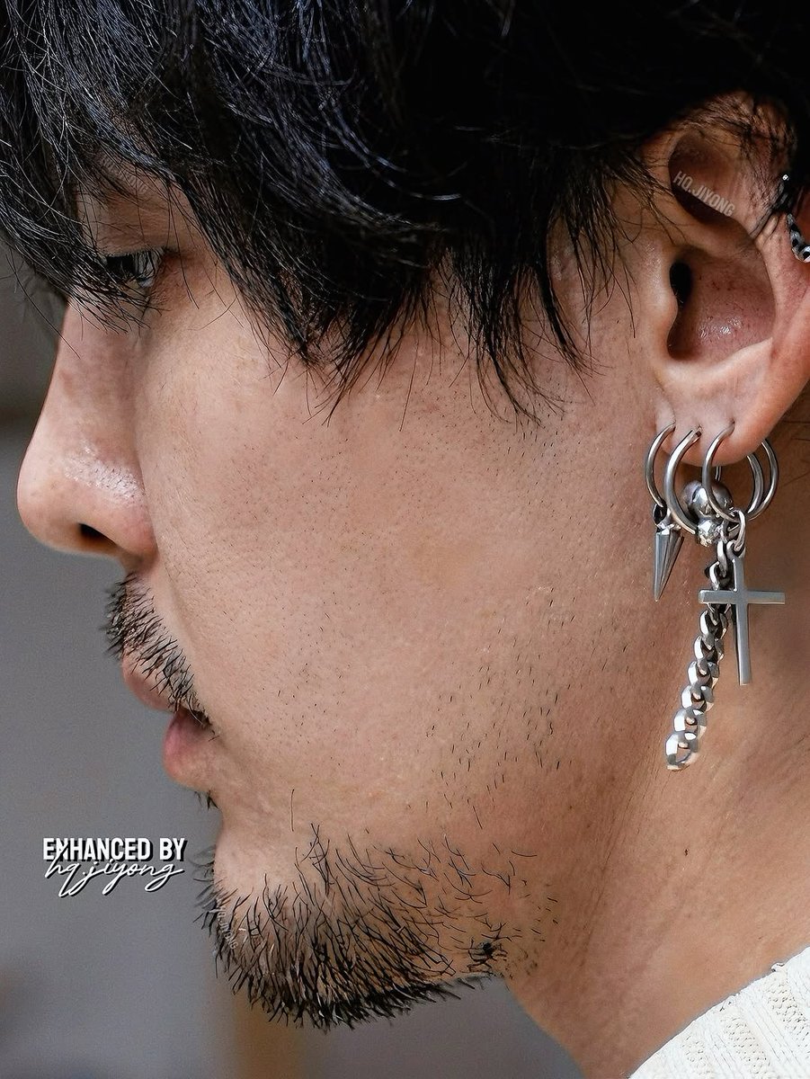 기른 게 아니고 안 깎은 것뿐인 (냅두면 그저 자라 있음) 권지용 수염의 세상으로 갈 거야