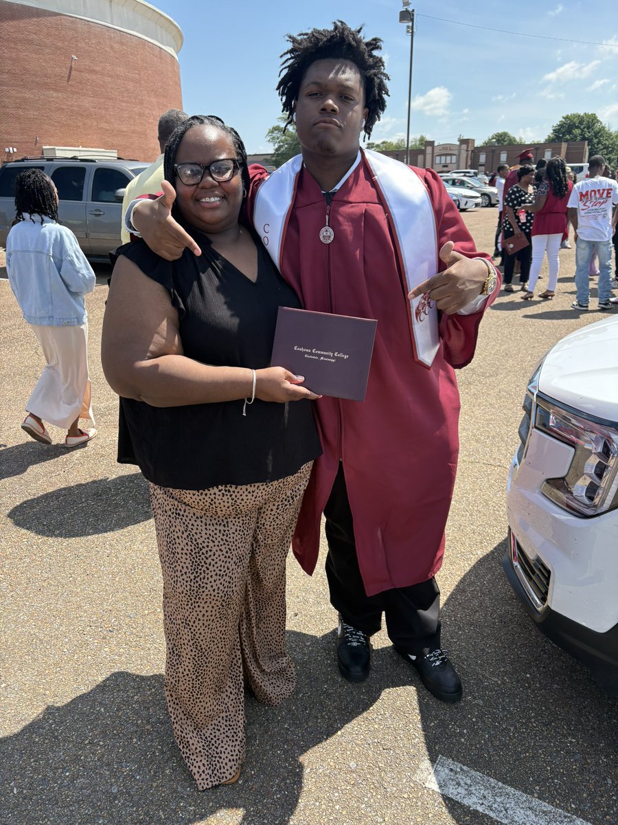 CAngelethy07's tweet photo. 18 Years Old With Ah Degree💙. #longlivemyangels💞 https://t.co/HiOcpha2hK