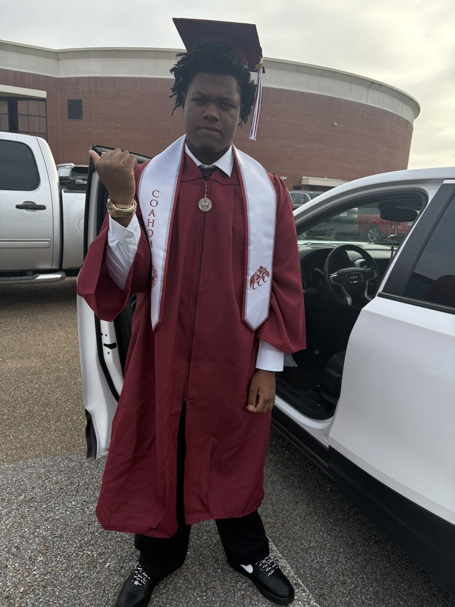 CAngelethy07's tweet photo. 18 Years Old With Ah Degree💙. #longlivemyangels💞 https://t.co/HiOcpha2hK