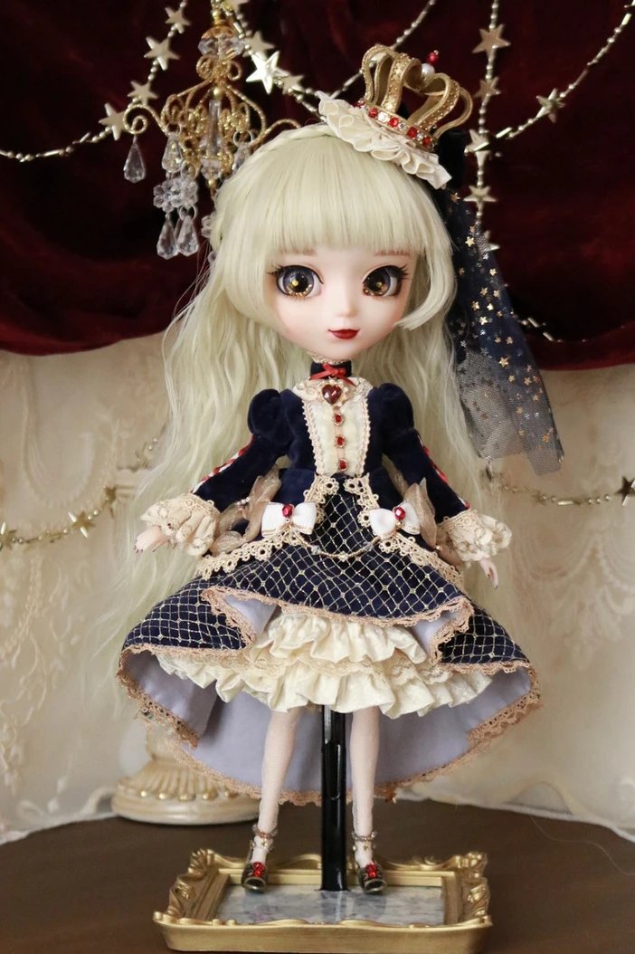 pullip doll of the day! 🤍 tweet media