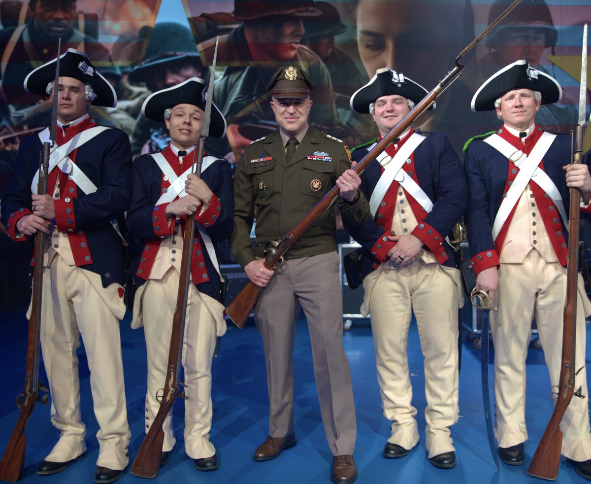 We had another awesome Twilight Tattoo show this week! Shout out to our terrific host for the show last Wednesday, Lt. Gen. Jon Stubbs, @ARNGDirector, and for all of the @NationalGuard team who joined us and visited with our Soldiers before and after the show....thank you!

Do https://t.co/HkyAeItGJl