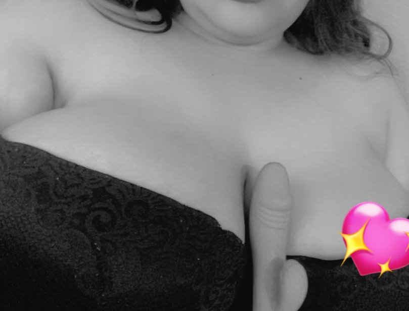 instintoXLL's tweet photo. Hace mucho q no me sentía tan juguetona, pero es q este aparato me tiene temblando... 💦💦 dejen su RT y su me gusta si quieren q les comparta un poquito más de mi 😈😈😈🔥🔥 https://t.co/G7ovFy7AjT