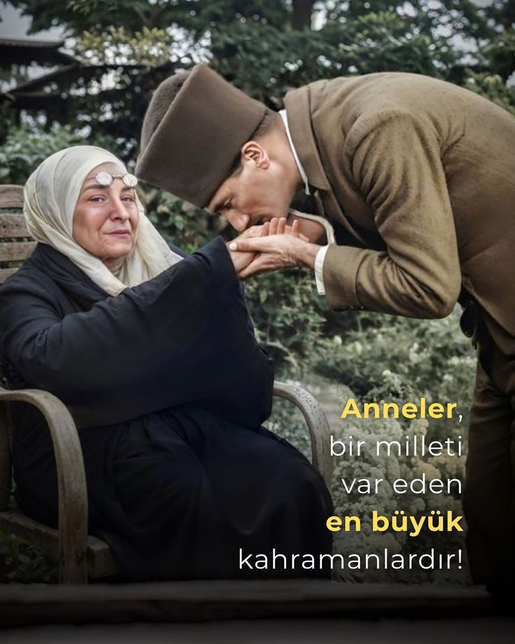 YAgmurToprak189's tweet photo. 🧚💦📚✍🏻

 "Bizim coğrafyada gülüşü solmayan Umuda haykıran güzel KADINLAR var biz onlara aşığız.
Ölmüş Annelerin Allah rahmet eylesin.
Tüm Anne ve Anne adayların
#AnnelerGünüKutluOlsun 🌹
Doğurmuş çocuğuna annelik yapan 
Gerçekte anne olan 
Anneler candır 💝 https://t.co/cz65lC6p3X