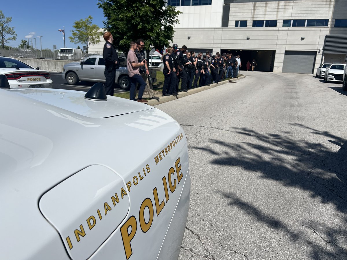 IMPDnews's tweet photo. We are grateful to share that the IMPD officer who was shot yesterday while bravely serving our community was released from the hospital today.

The officer was surrounded by fellow officers and dedicated medical staff who provided exceptional care and support throughout his recovery in the hospital.

While the healing journey is just beginning, we remain incredibly proud of this officer and all of our officers for their courage, resilience, and steadfast commitment to the people of Indianapolis.