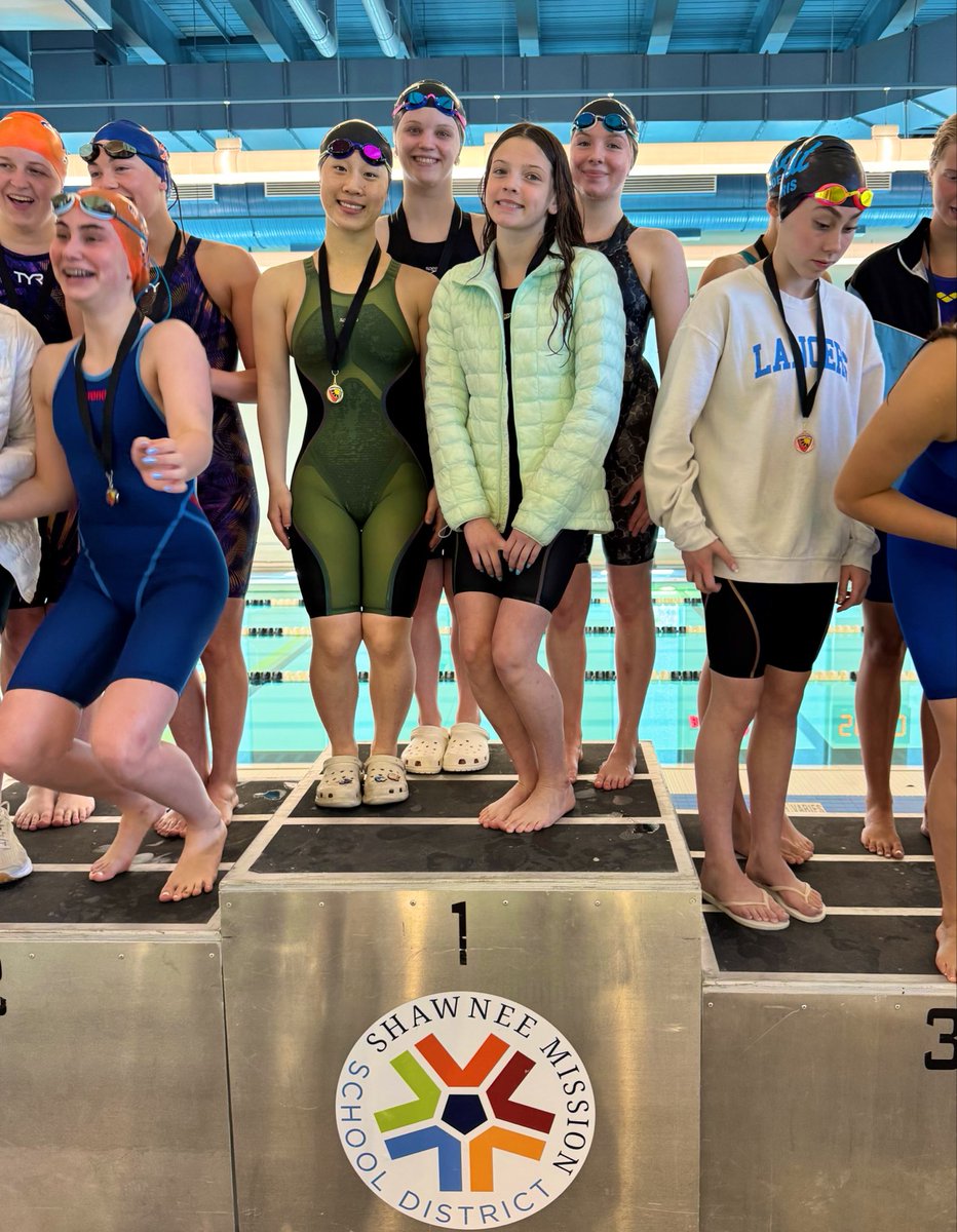FSSwimandDive's tweet photo. Girls Sunflower League, Finals:
Congrats Ella Marsh, Helena Mattes, Siggi Mattes, and Ruby Jiang on a 1st Place win in the 200 Medley Relay, with a time of 1:50.42🔥 https://t.co/BC93vAvZLx