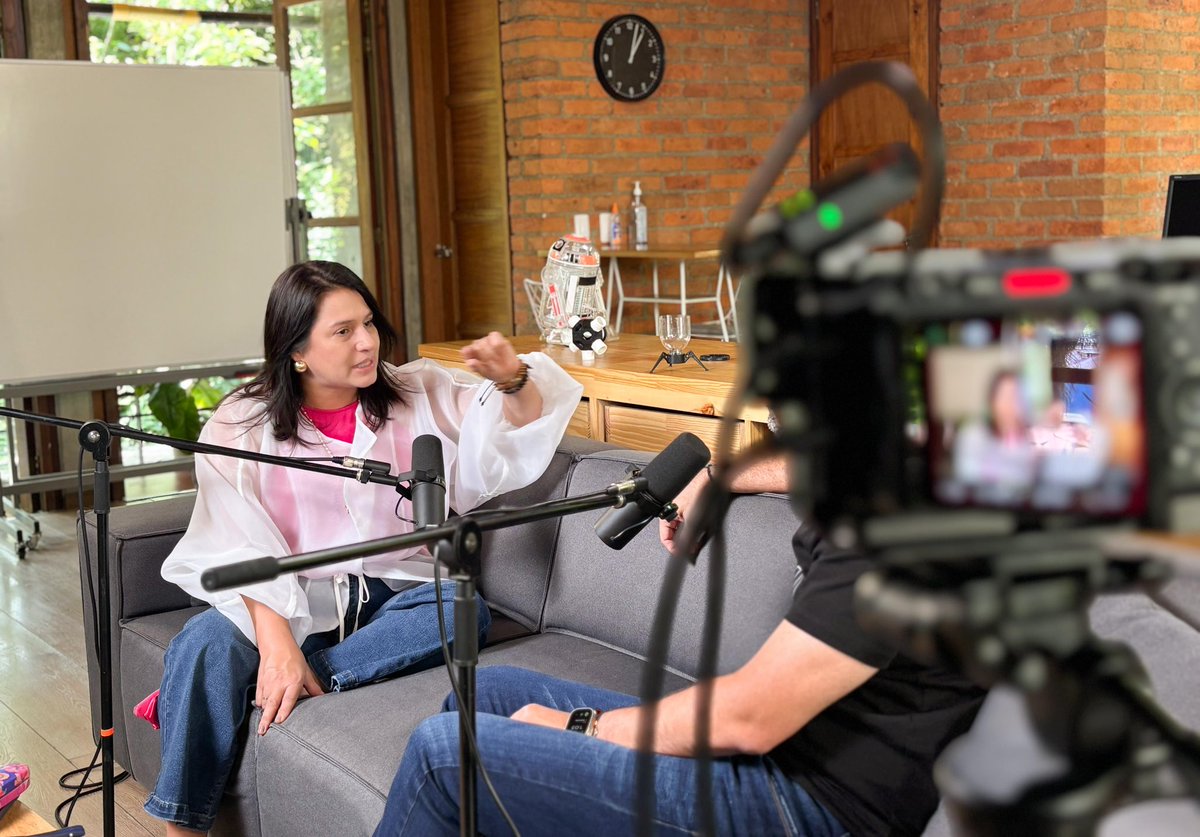 PaolaHolguin's tweet photo. Imperdible la conversación con @sebaslopezv. Pronto nuevo episodio #PaolaTalks https://t.co/J77c28mxsV