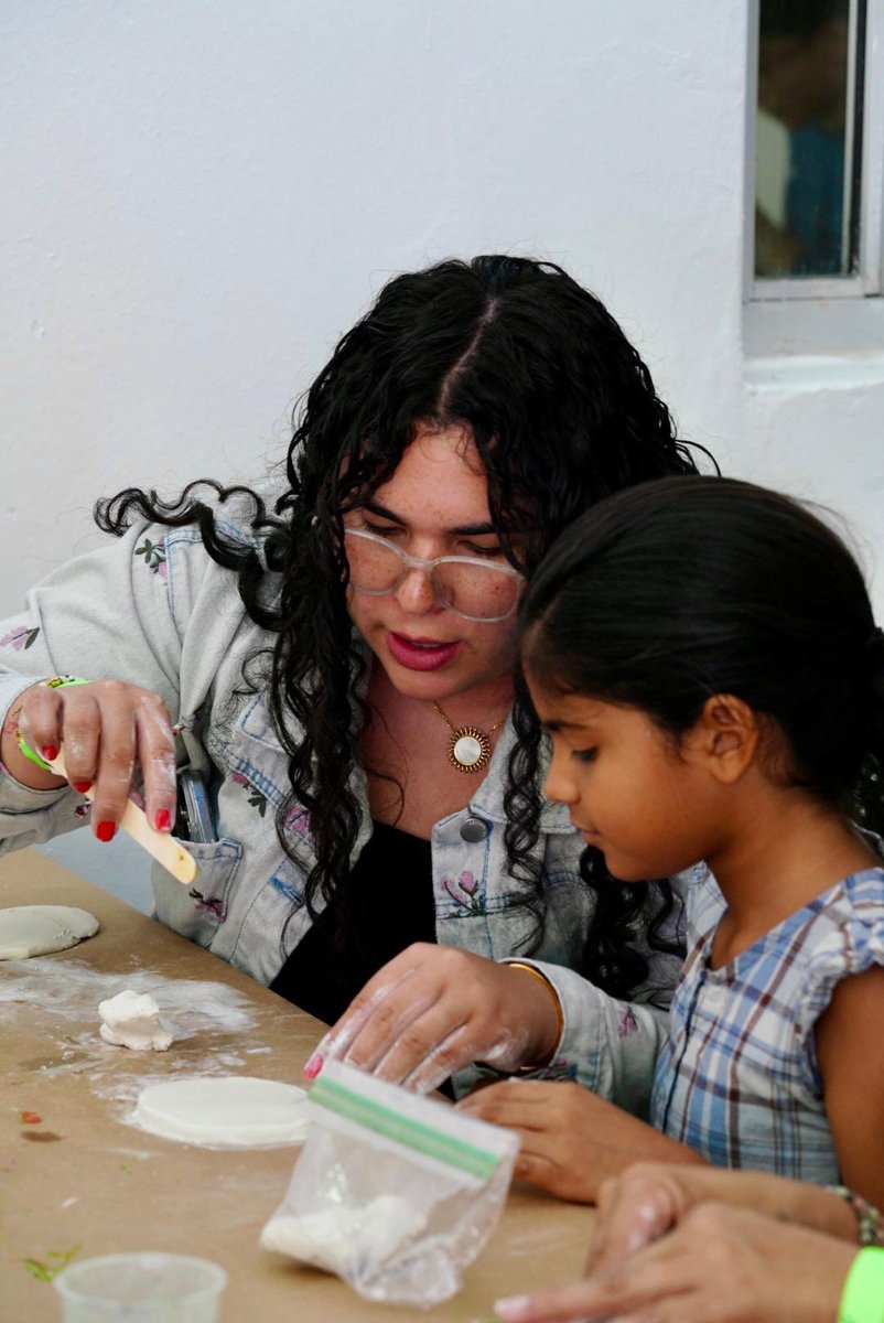 MuseoMAB's tweet photo. ¡Maravilloso el Taller Regalos de Barro en celebración del día de las Madres! 
Una oportunidad para explorar y crear juntos.

¡Ven y sé parte de la experiencia!
787-903-8428

#museomab #BayamónEsArte #barro #díadelasmadres https://t.co/uLmLOuELwO