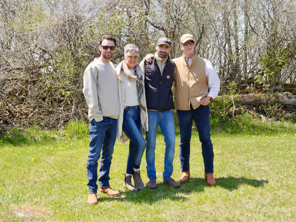 jeckell_james's tweet photo. Great Mother’s Day photo shoot https://t.co/xchIV9NAl7