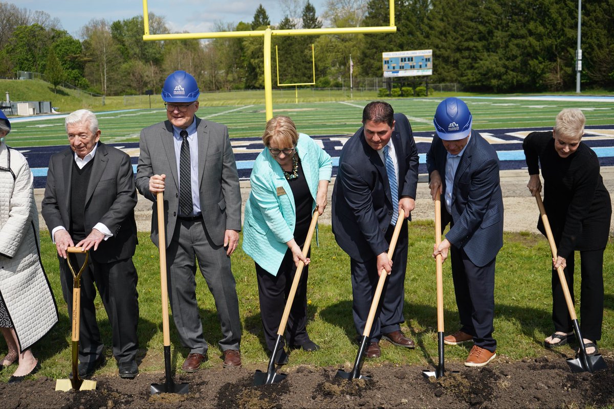 ThielAthletics's tweet photo. 🔥𝗔 𝗡𝗲𝘄 𝗘𝗿𝗮 𝗼𝗳 𝗧𝗼𝗺𝗰𝗮𝘁 𝗔𝘁𝗵𝗹𝗲𝘁𝗶𝗰𝘀

Today we broke ground on the 𝗢𝗹𝘆𝗺𝗽𝘂𝘀 𝗔𝘁𝗵𝗹𝗲𝘁𝗶𝗰 𝗮𝗻𝗱 𝗥𝗲𝗰𝗿𝗲𝗮𝘁𝗶𝗼𝗻 𝗖𝗲𝗻𝘁𝗲𝗿!

Next-level facilities for next-level Tomcats‼️

🔗 https://t.co/APFHm239sG

#TomcatPride | @PAC_Athletics https://t.co/3Q5LvV3T2z