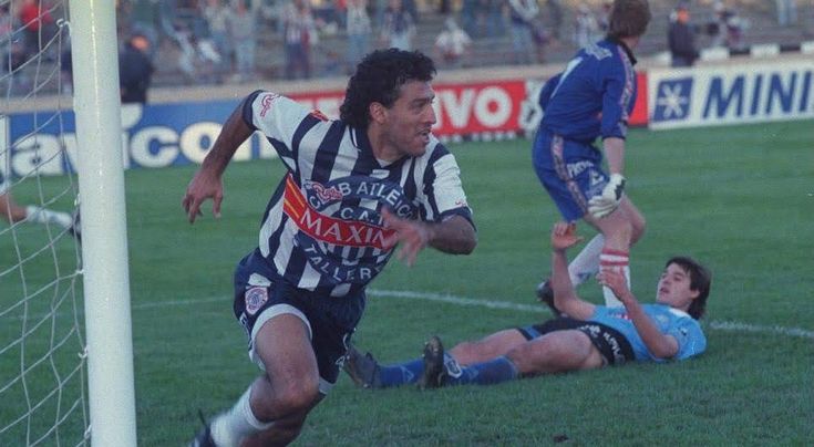 Videostalleres's tweet photo. LA VUELTA EN LA CARA, TE LA DIO PAPÁ.  👊🏽🔵⚪️🔵 https://t.co/9vSuCTQ1Nj