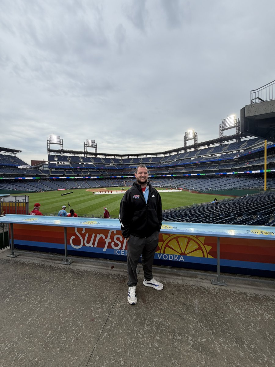 4stephenf's tweet photo. Turns out that it’s not always sunny in Philadelphia https://t.co/z8Qbu70Cdg
