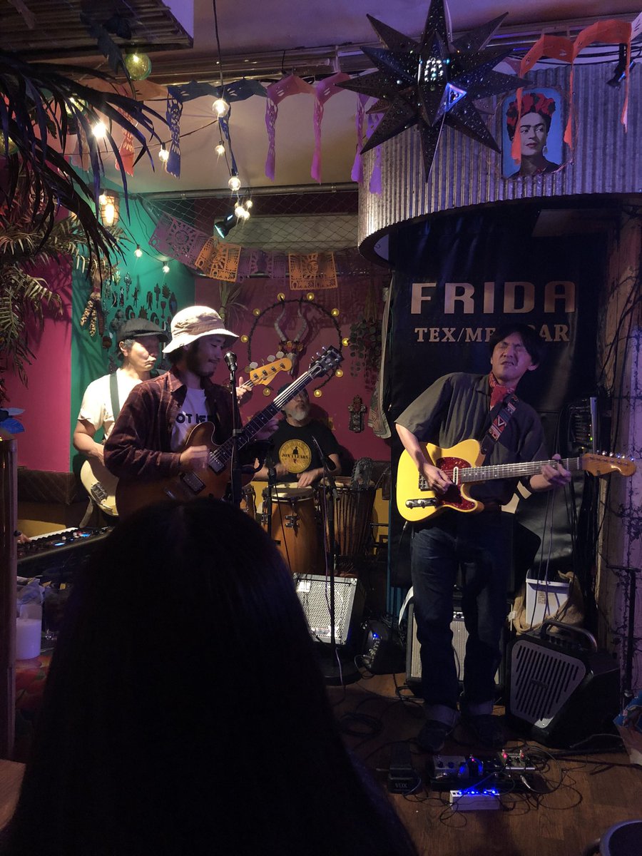 gtymk's tweet photo. Rhythm&amp;Waves Healing Vol.1@西荻窪フリーダ
矢野忠/保利太一/Southern Vintage Soul
色々あってボロボロでたどり着いたけどいいライブ聴いてお酒飲んでおしゃべりしてたら元気出ました。いい夜でした〜 https://t.co/XpQ8rp1JuG