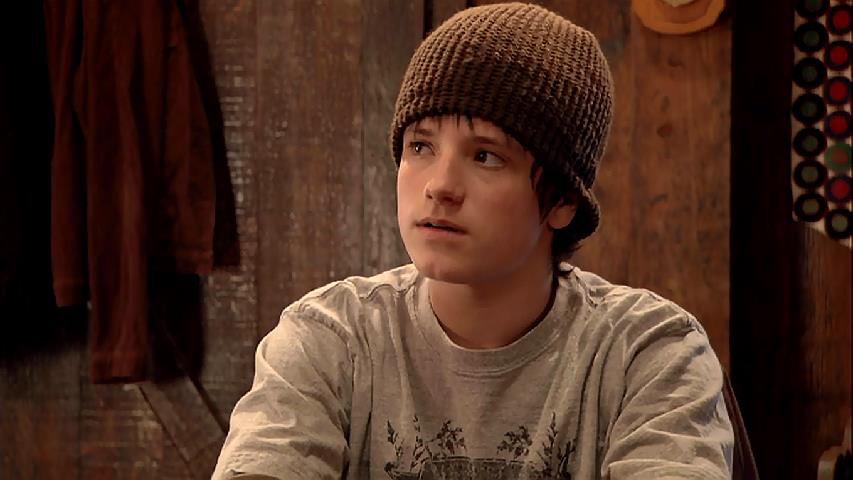 thinking about katniss and peeta at their actual age in the first hungergames holy shit i need to die