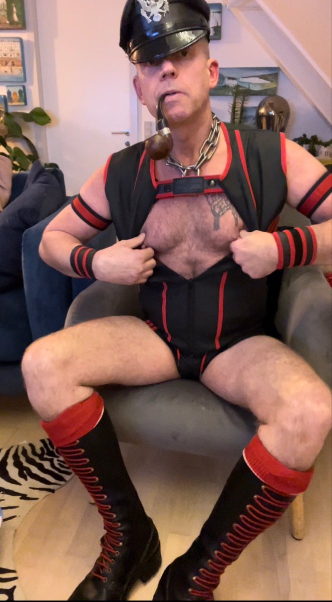 Pipeffleather's tweet photo. Ready to play lads🐷 https://t.co/2FWYt6dhs1