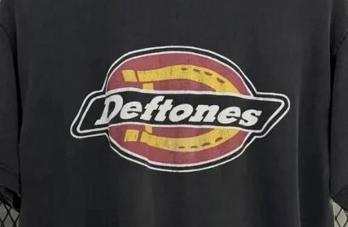 matt_85's tweet photo. @JVMonte2 Probably the classic Nirvana smiley but I also always liked this Deftones one https://t.co/MrPFRyhrea