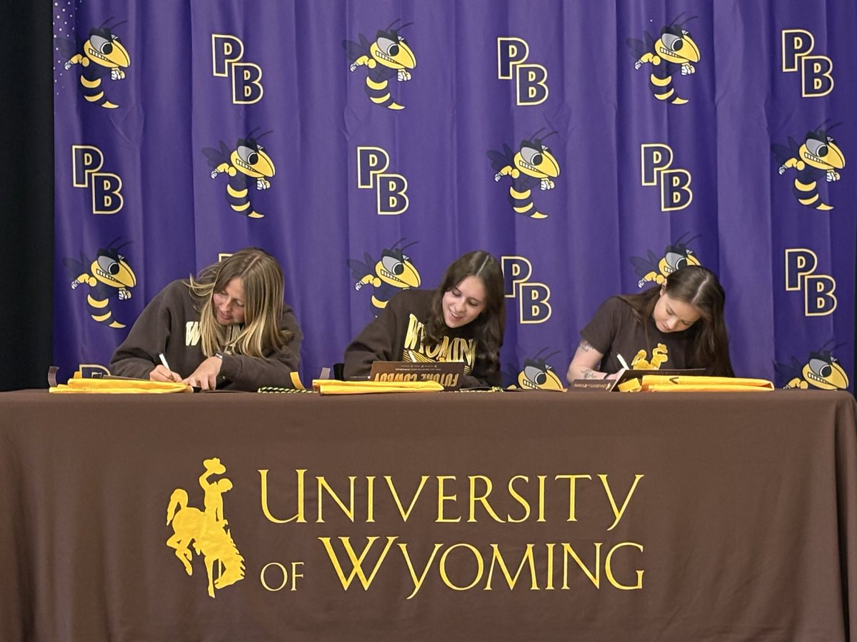 T_Sweeter's tweet photo. Sending some great students over to the University of Wyoming. Good luck ladies. We know you will do well. #gohornets https://t.co/PjQkCfUTx1