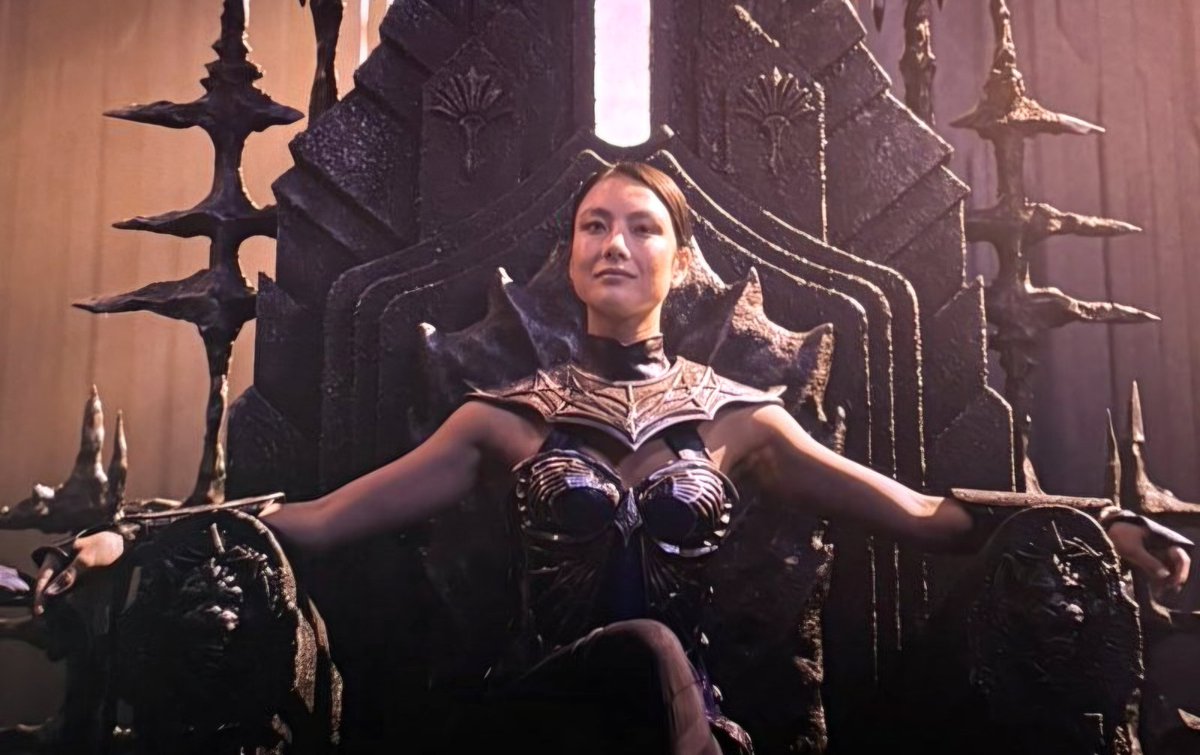 Ainda pensando na Kitana em Mortal kombat 2... PERFEITA

Me julgariam se eu disser que talvez essa seja a melhor representação da Kitana em toda a franquia? 

Esse filme É DELA a história começa e termina com ela e encerra seu arco da maneira mais satisfatória possível