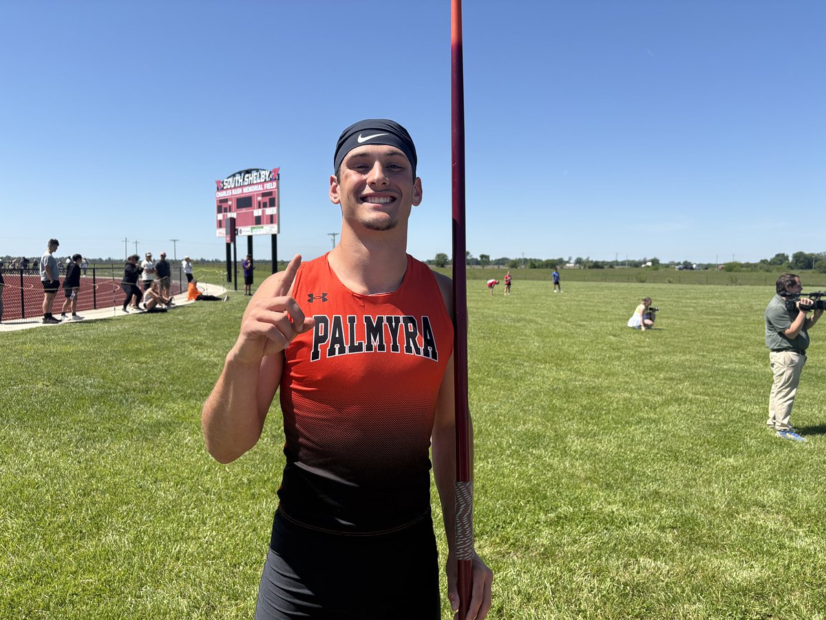 BridgetteAugsp1's tweet photo. Great day at District track meet! Kason champ in javelin! All District in 4x400 and open 400. Wyatt All District in 4x100! 🥇🥉 https://t.co/byHTprZ1dO