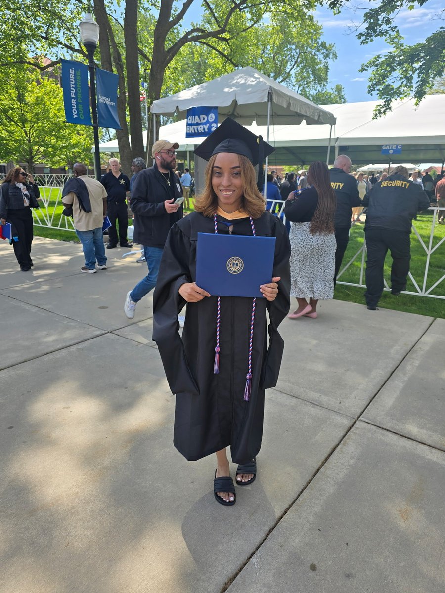 PrettyyKyn's tweet photo. I did it , I Mastered it βΊοΈππΌππ #mastersinsocialwork #socialwork #msw #mswgraduate #didthat https://t.co/6kp4fD46lT