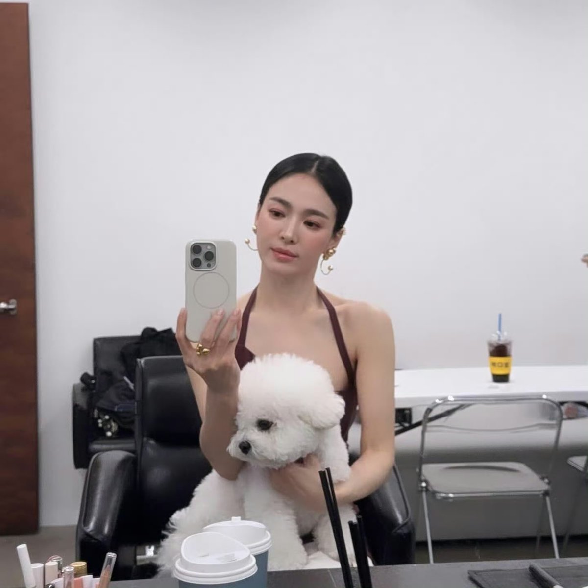 宋慧乔也太美了吧🤭气质开挂，美的越来越高级了！ https://t.co/OhF7JCP2d2