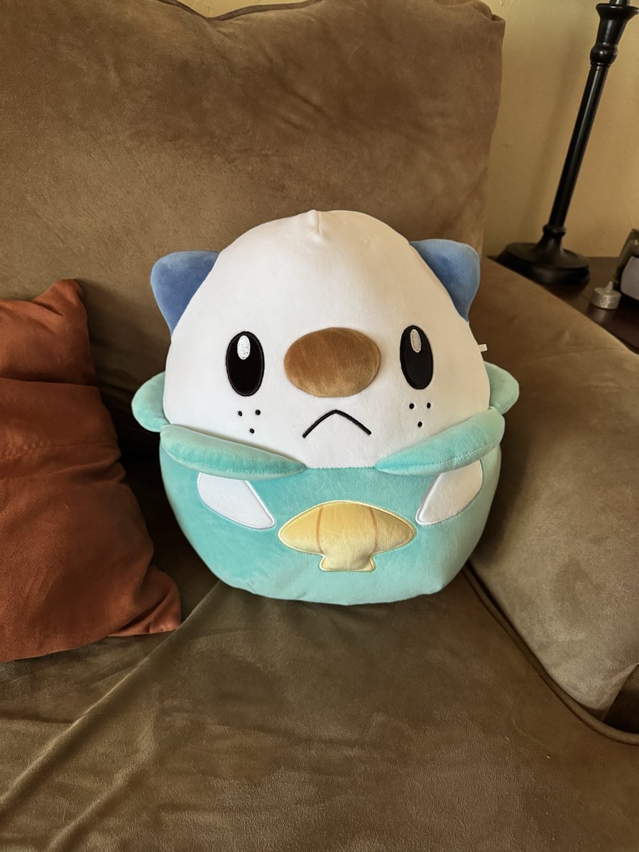 LunaFox21's tweet photo. Order the Squishmallow Oshawott on Wednesday and he came in today https://t.co/YOpf00layP
