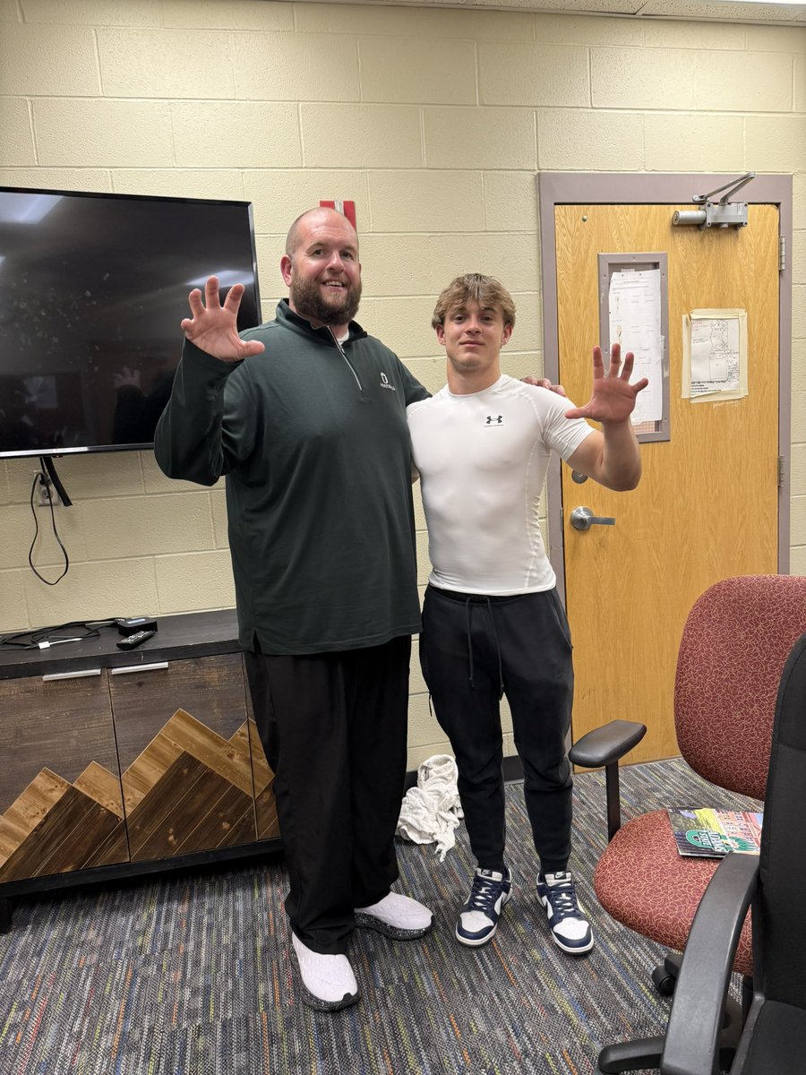 EthanMangrum11's tweet photo. Im blessed to receive my 4th offer from Adam State University. Thank you to @coacholney for the offer!!!💪💪💪 https://t.co/cEnJCGzQ44