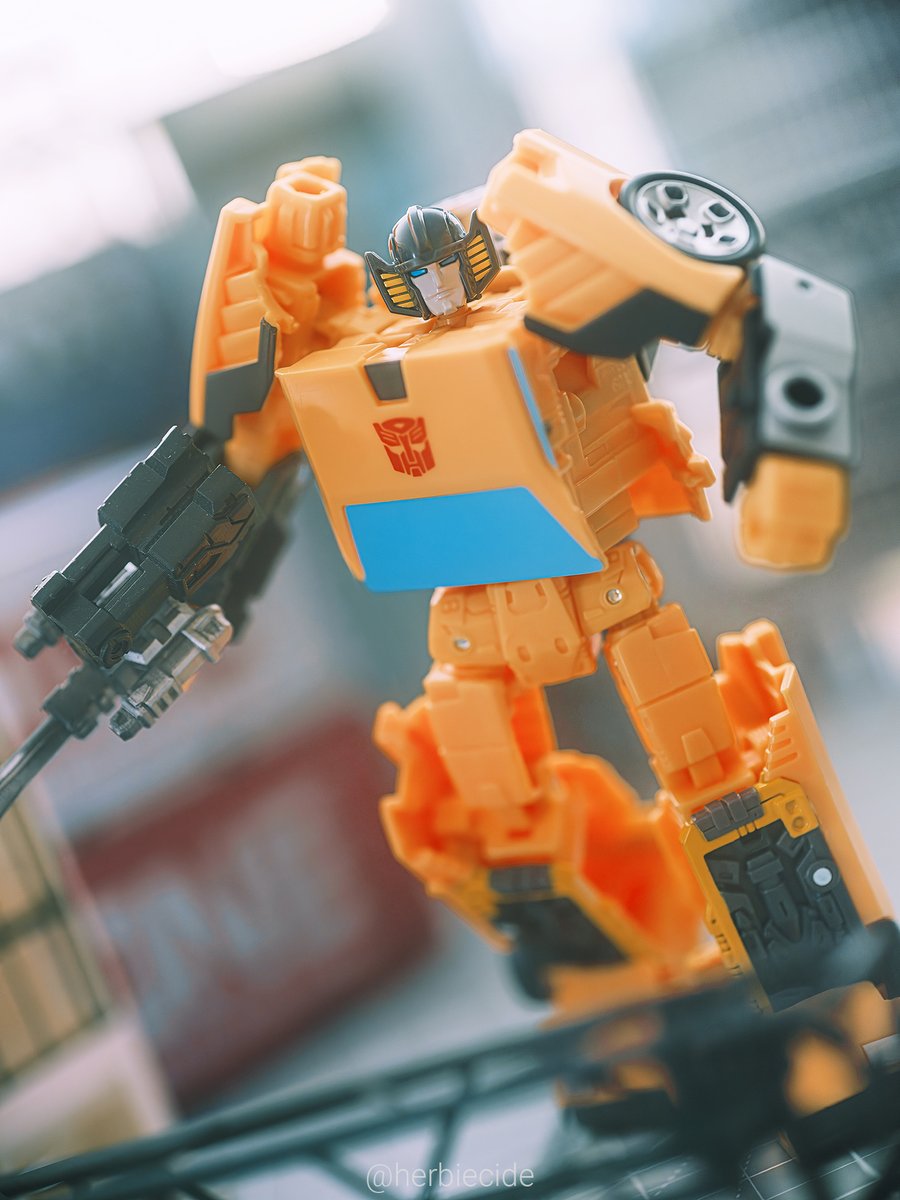 herbiecide's tweet photo. SS86 Sunstreaker + Matrix Workshop targetmaster :3

#transformers https://t.co/mGsWF6Hy4H