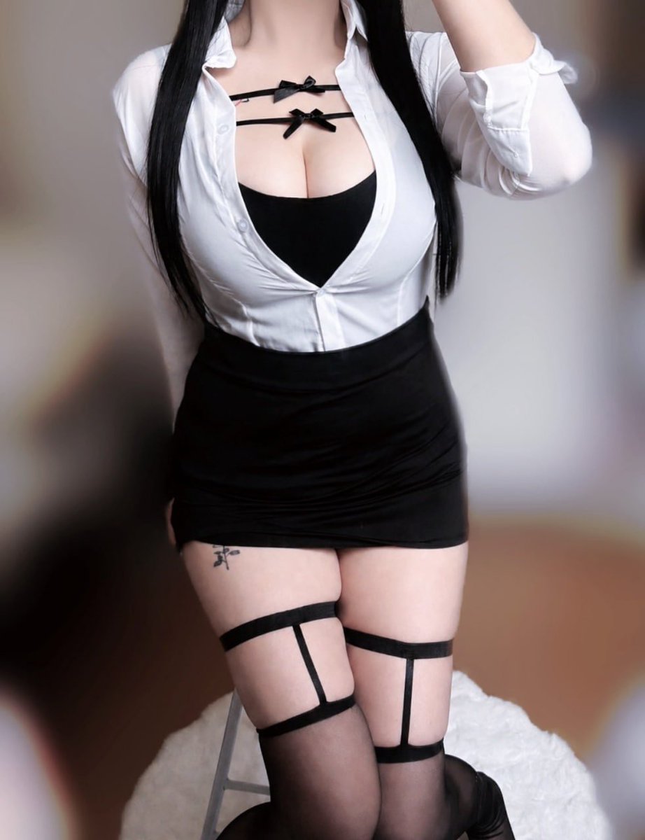 我买这件衣服是为了和男朋友见面时穿。现在我只差一个男朋友啦 ~嘻嘻 https://t.co/IexMfWTX2U