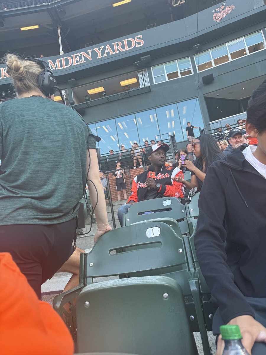 Kaemibur's tweet photo. bro i was right there💔 #birdland https://t.co/stMCmKz22l