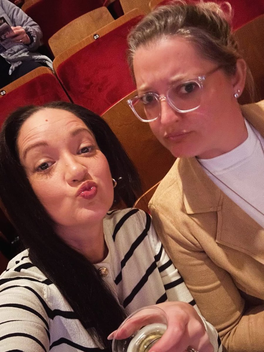 SJTaylorfans's tweet photo. Happy birthday to the sister of Sarah https://t.co/LPYhU1iRHe