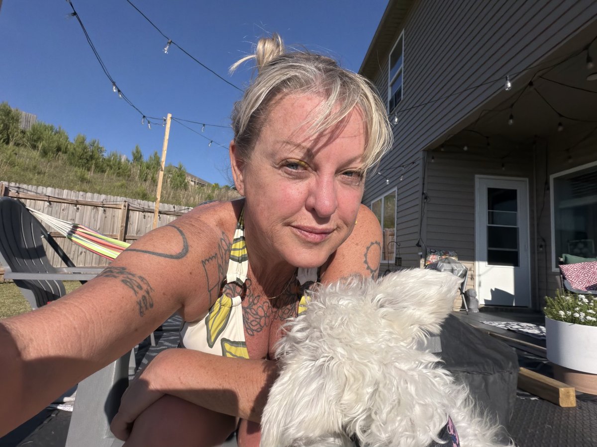 LbryLdy's tweet photo. Me and my three boys! Sunshine and happiness! 😊🐶💓☀️ https://t.co/di99wAIPHT