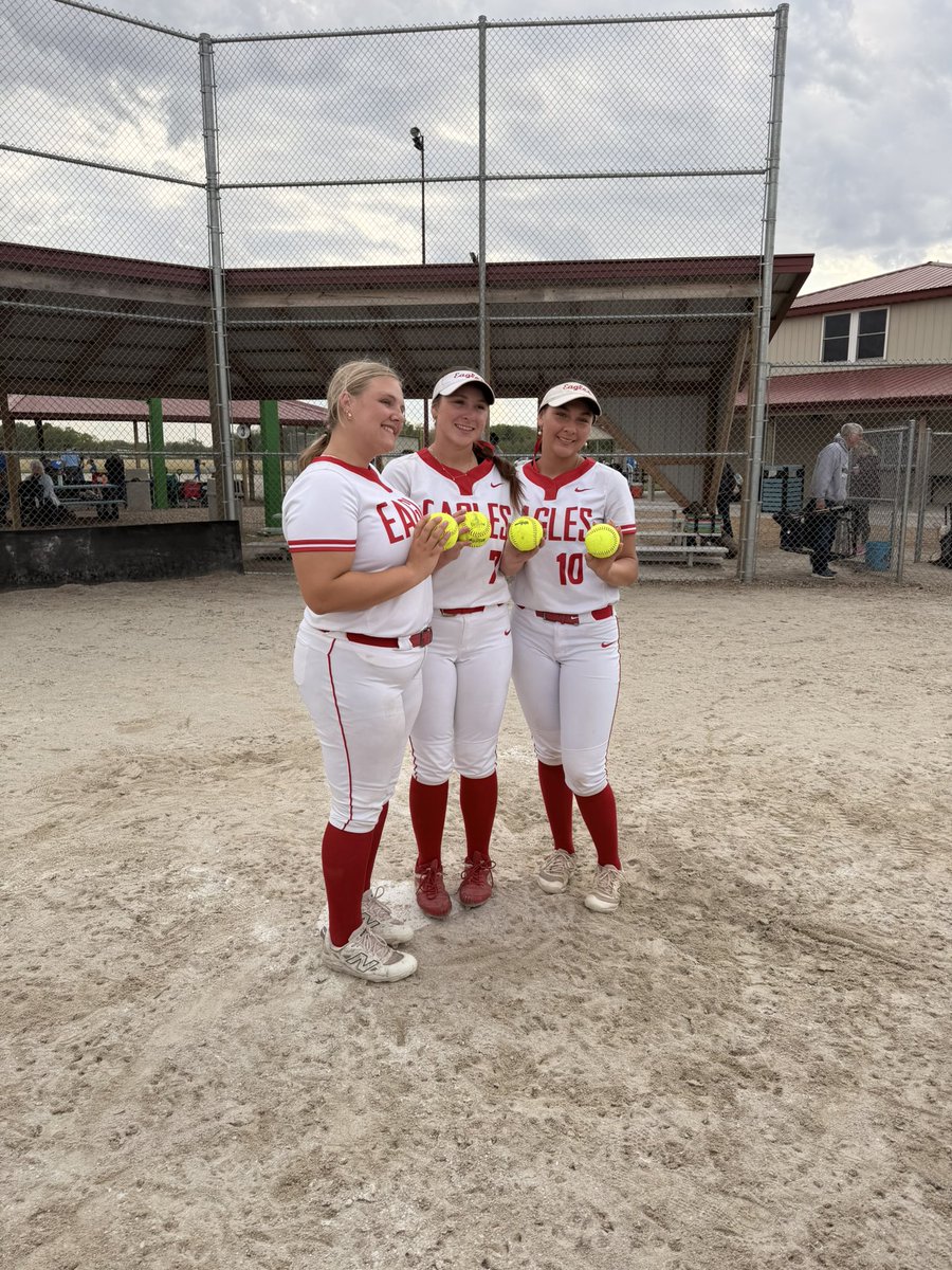 Softba1frankton's tweet photo. Delphi Invite all tournament team. 

Zoey Coppess 
Malorie Clark 
Grace Kessinger 

💣 🥎Club 
Grace Kessinger x2 
Hailey Salisbury 
Malorie Clark 

@FranktonAthleti @hunt_Rob @michelle_garmon https://t.co/N5swVSdPQ1