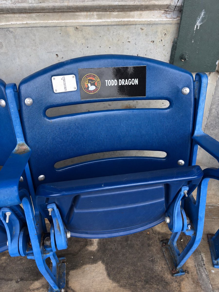 ToddtheDragon's tweet photo. Just walked behind the Kerns dugout and heard the skipper tell #35 to get hot?
#BenDanielsisabitch #LLDaBrickishaw #FearTheDragon https://t.co/vGn6bFVB8k